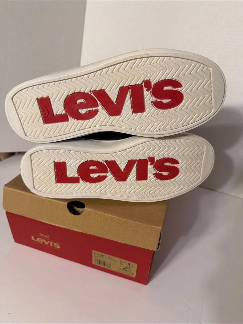 Levi's Men's Black Chukka Boots with White Sole